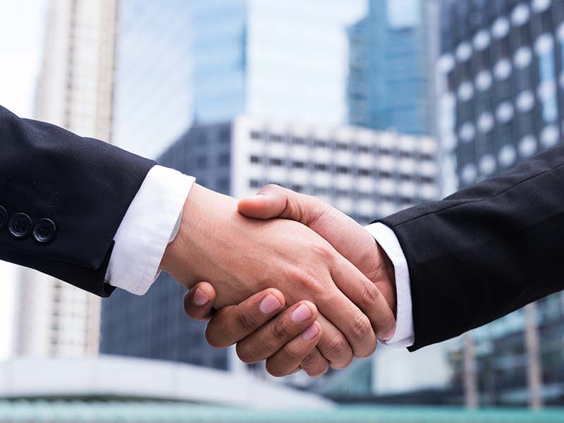 midsection-man-holding-hands